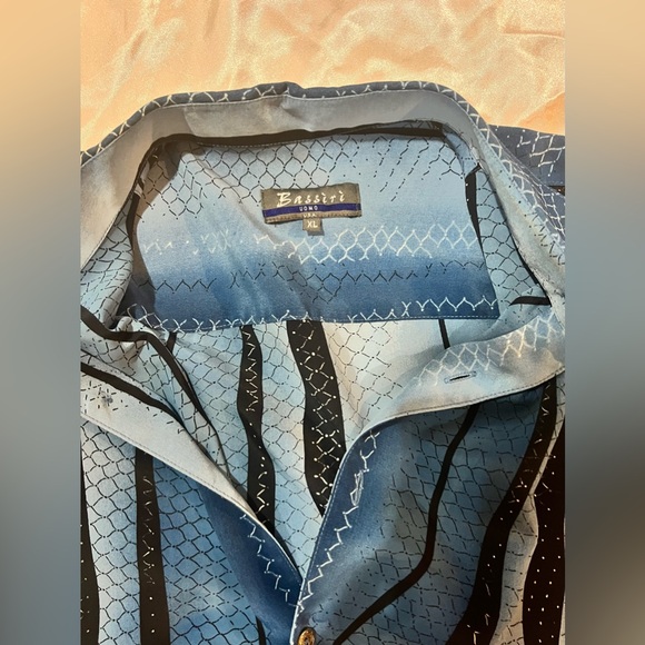 Men’s button down - Picture 3 of 4